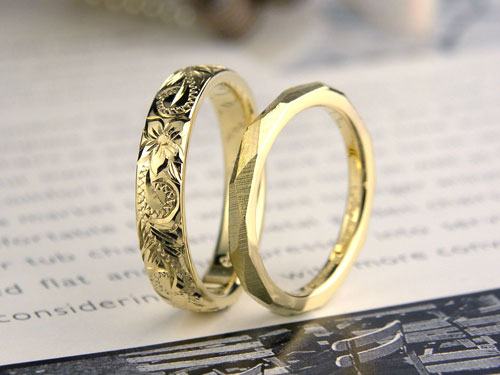 イエローゴールドのハワイアンと手作りアンティーク結婚指輪