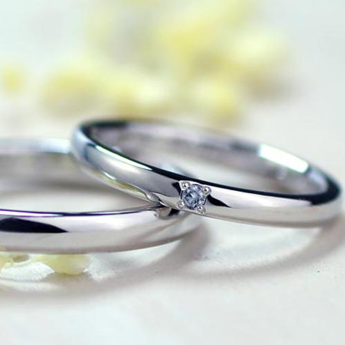 2mm幅に1.5mmのダイヤを入れた結婚指輪