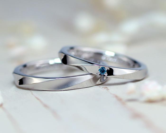 スパイラルブルーダイヤの手作り結婚指輪